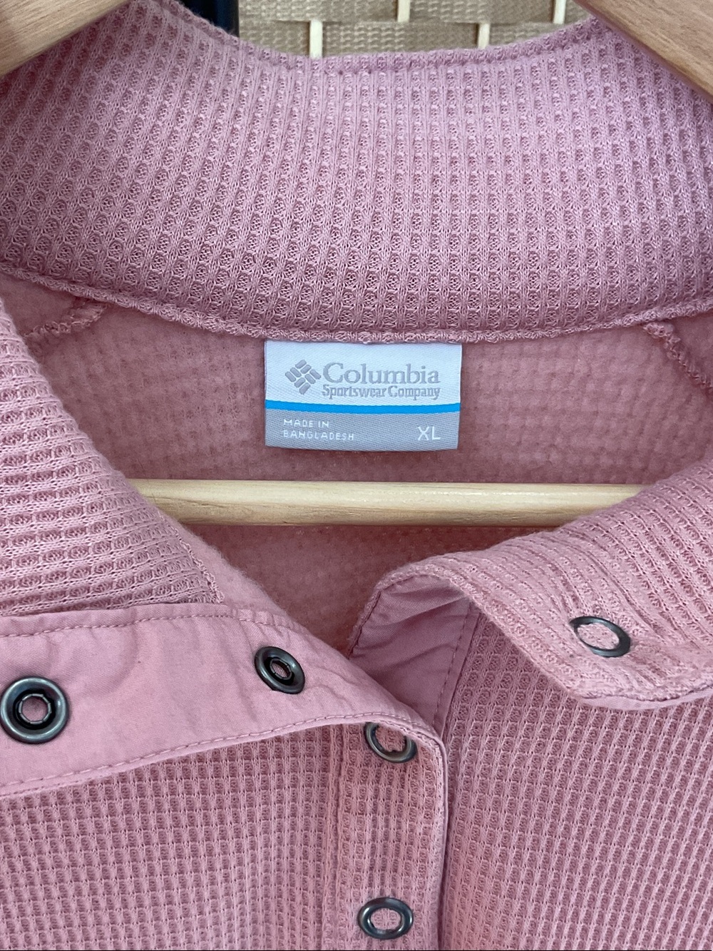 Women's Utility Waffle Pullover Jacket in Dusty Pink - Picture 2 of 5